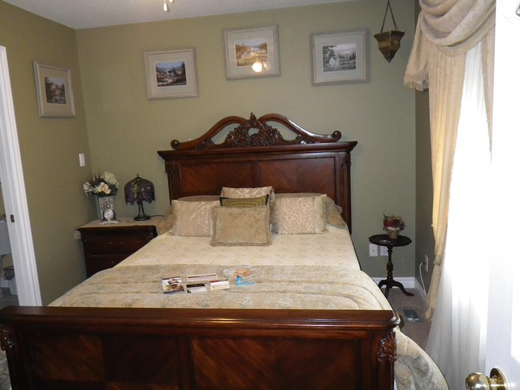 A Vineyard View Bed And Breakfast Niagara-on-the-Lake Room photo