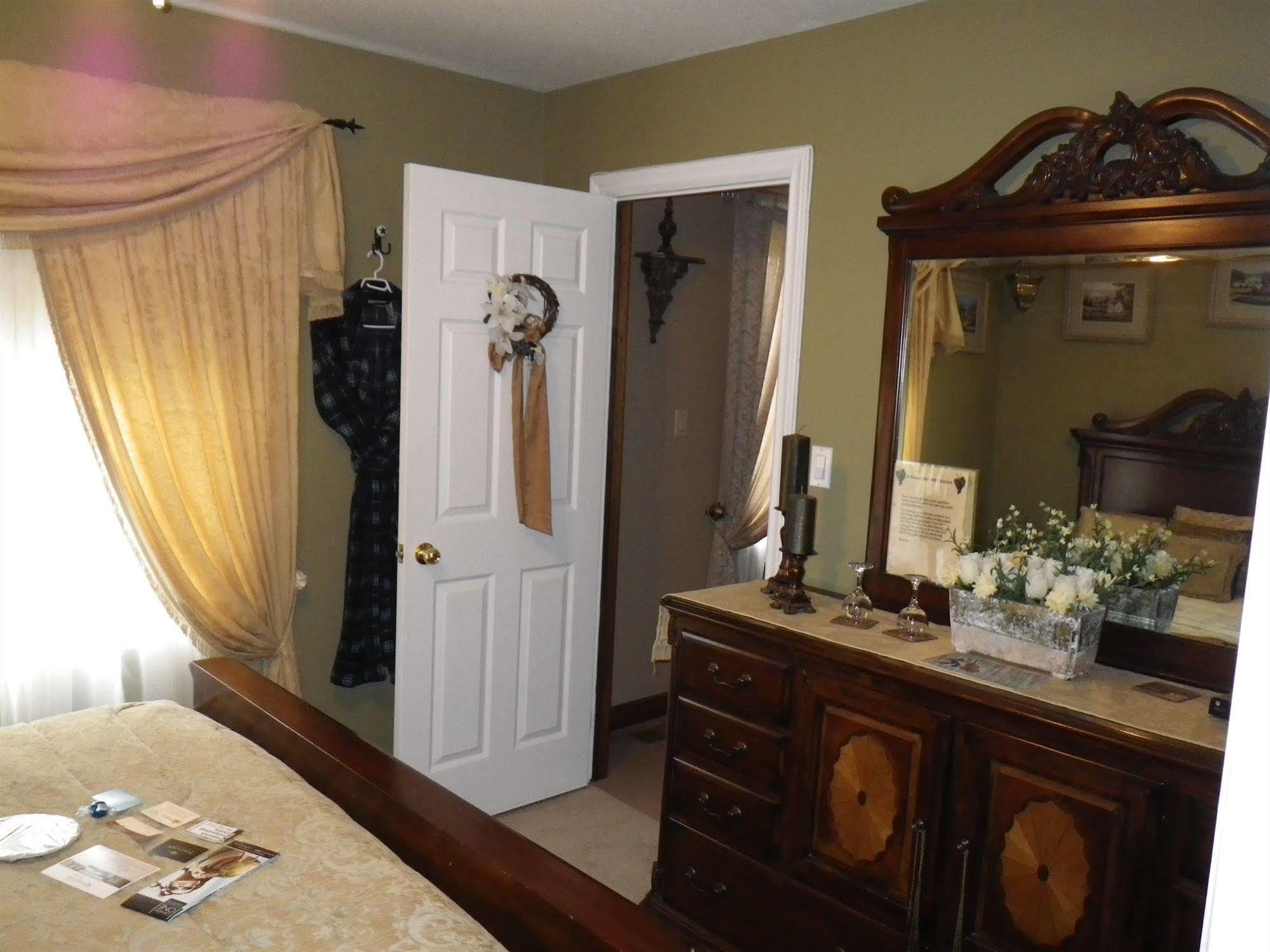 A Vineyard View Bed And Breakfast Niagara-on-the-Lake Exterior photo